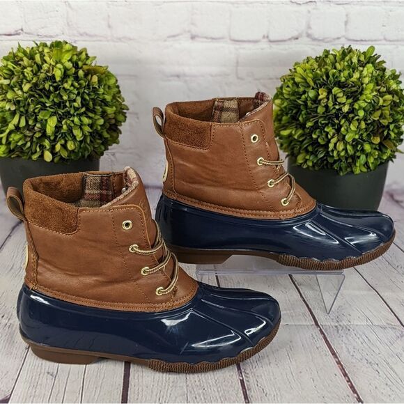 Adrienne Vittadini® Girls Navy Peral Duck Boots - Picture 3 of 10